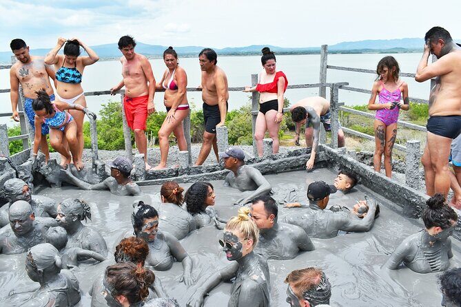 Totumo volcano tour + snack - Snacks, small surprises, and what your final hour feels like