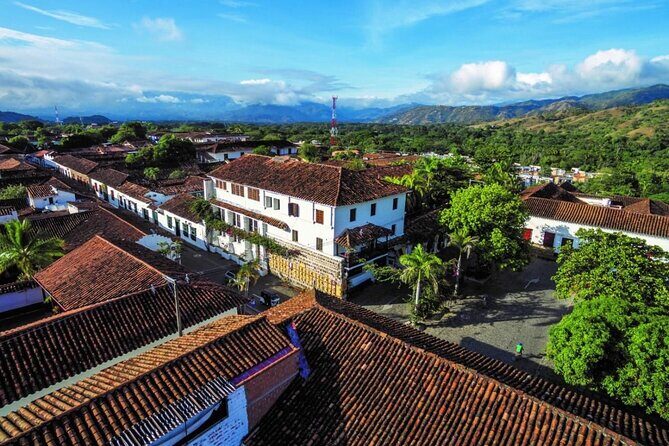 Tour Santa Fe de Antioquia - Puente Oeste and the Western Suspension Bridge: a national monument walk