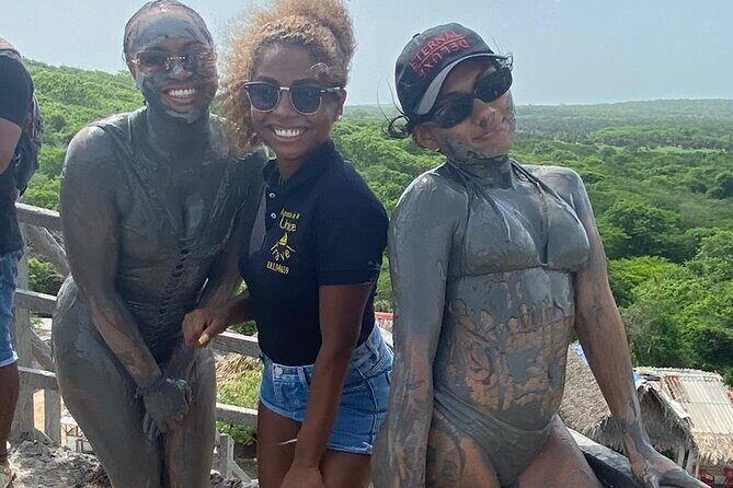 Tour to the Mud Volcano in Cartagena with Lunch - Volcán de Lodo El Totumo: what the mud bath is really like