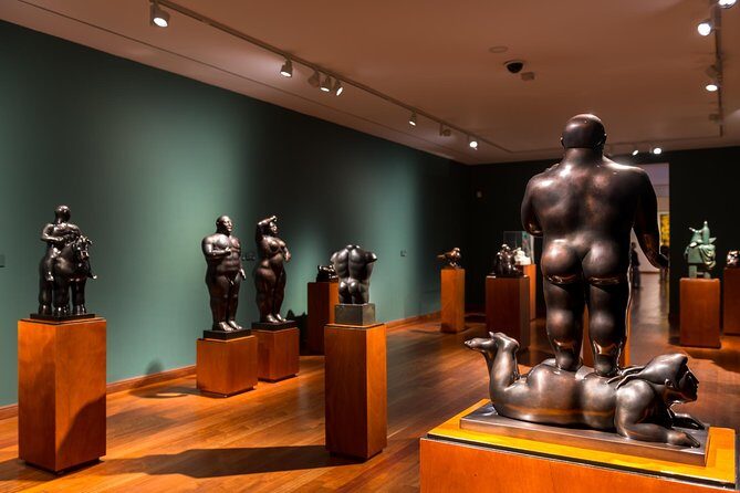 VIP Bogota City Tour: Farmers Market, Monserrate, Candelaria, 9hr - Gold Museum and crafts: seeing the country through objects
