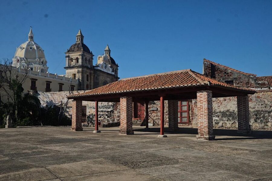 Walled City, Getsemani San Felipe Castle Cartagena City Tour - Pace, comfort, and when walking can feel like the main attraction